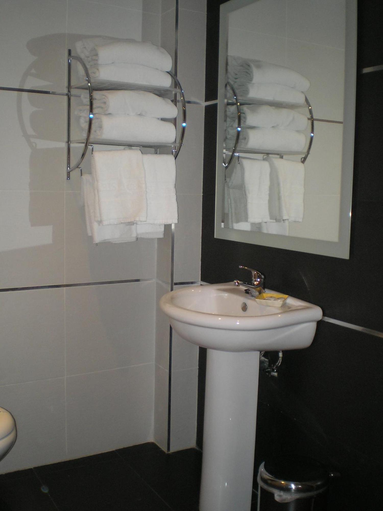 Apartamentos Plaza Espana Deluxe 사라고사 외부 사진